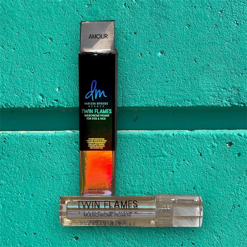 Danessa Myricks Twin Flames Amour multi chrome shadow
